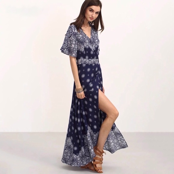 fairlygirly Dresses & Skirts - 💥 Boho Floral Short Split Sleeve Wrap Maxi Dress